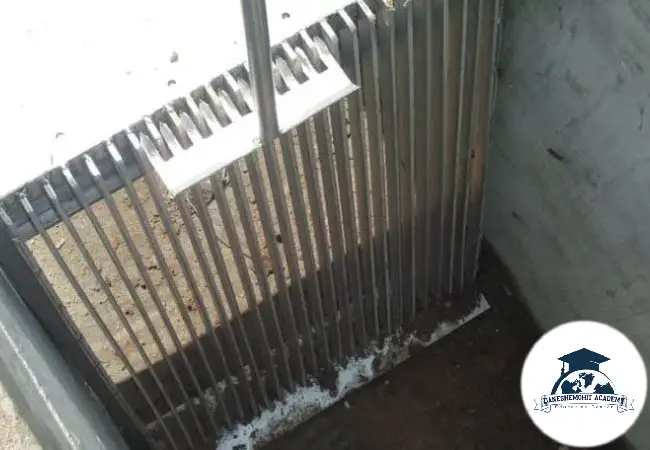 آشغالگیر آب و فاضلاب